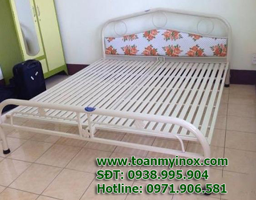 Giường sắt
